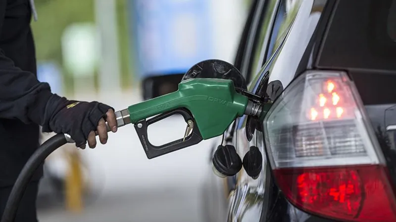 Benzin ve Motorin Fiyatları: Son Dakika! Pompa Fiyatları Değişti mi?